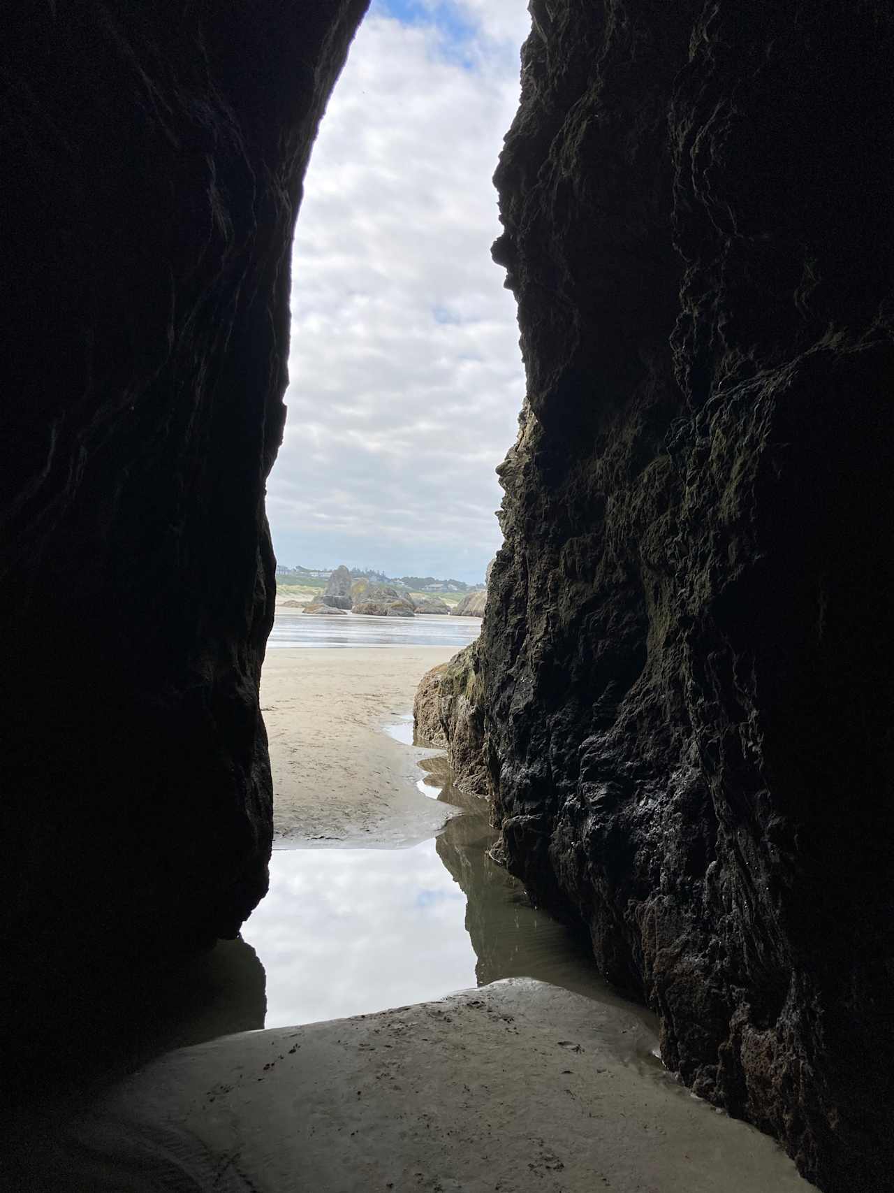 Caves at Bandon beach