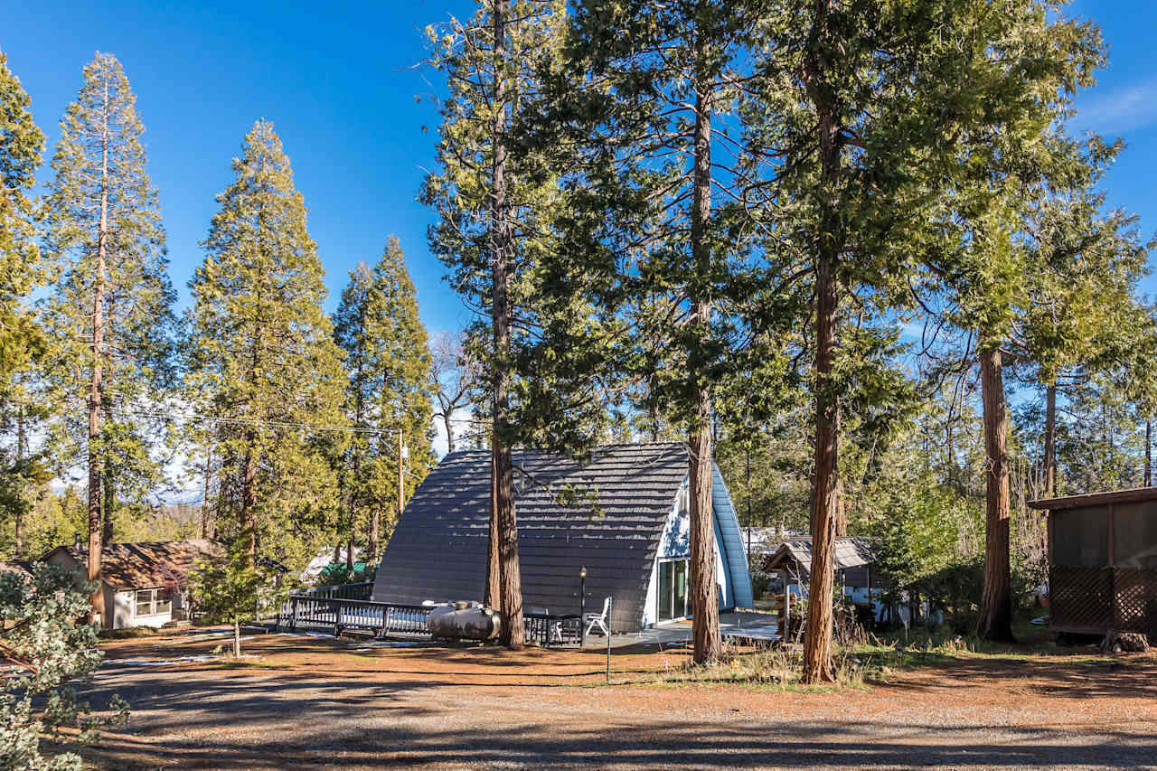 The Boat House Sierra Cottage