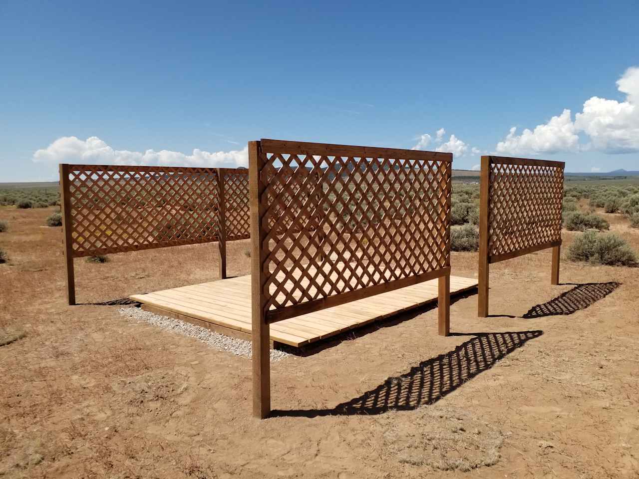 Privacy lattice/wind break