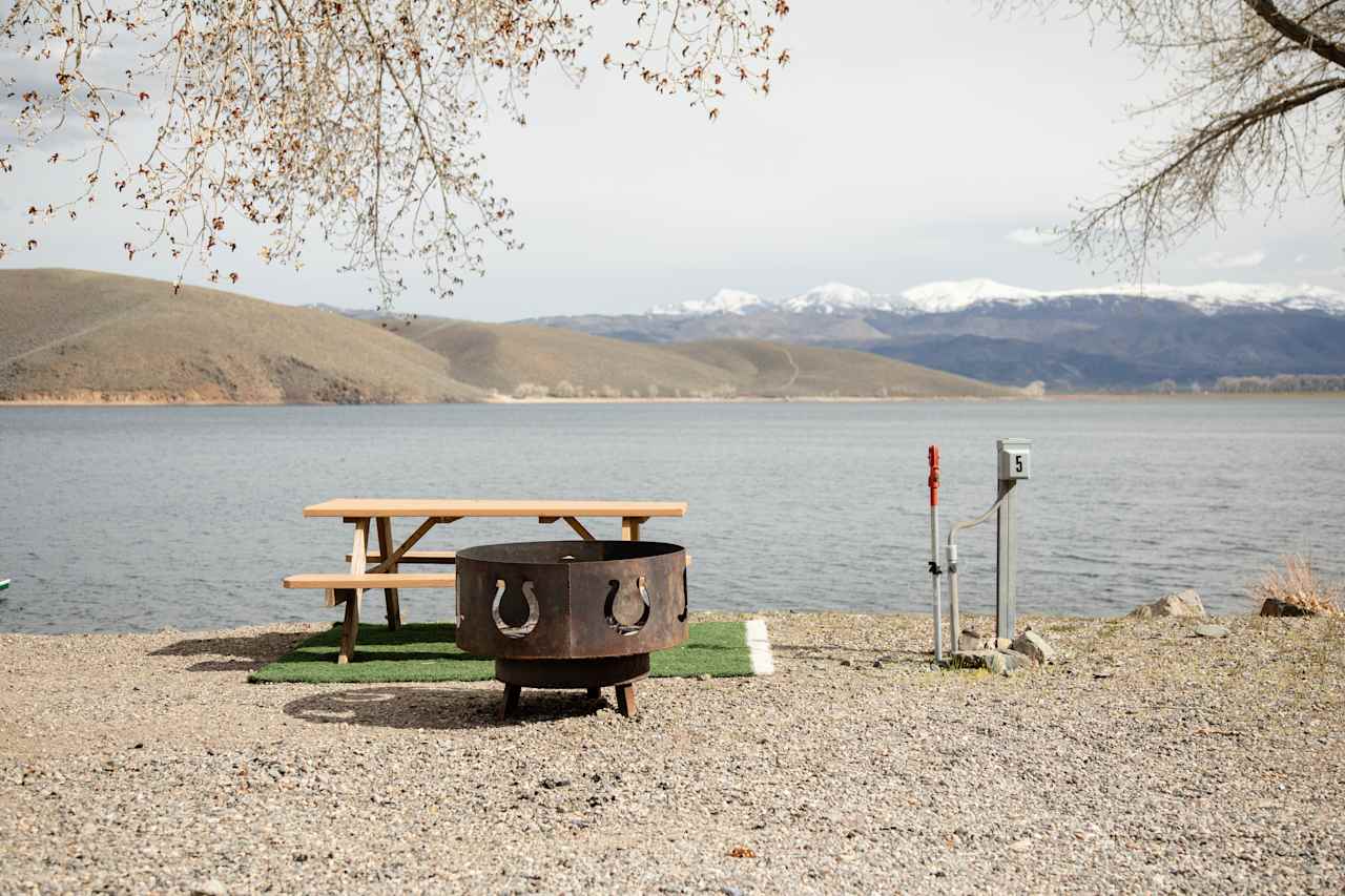 Water front on Topaz Lake