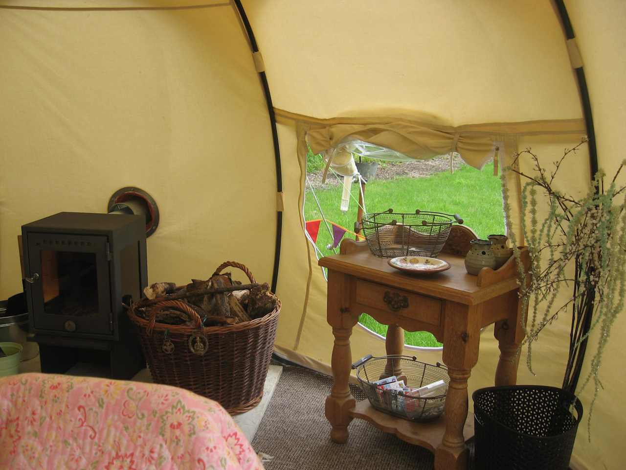 Aberystwyth Glamping with Hot Tub!