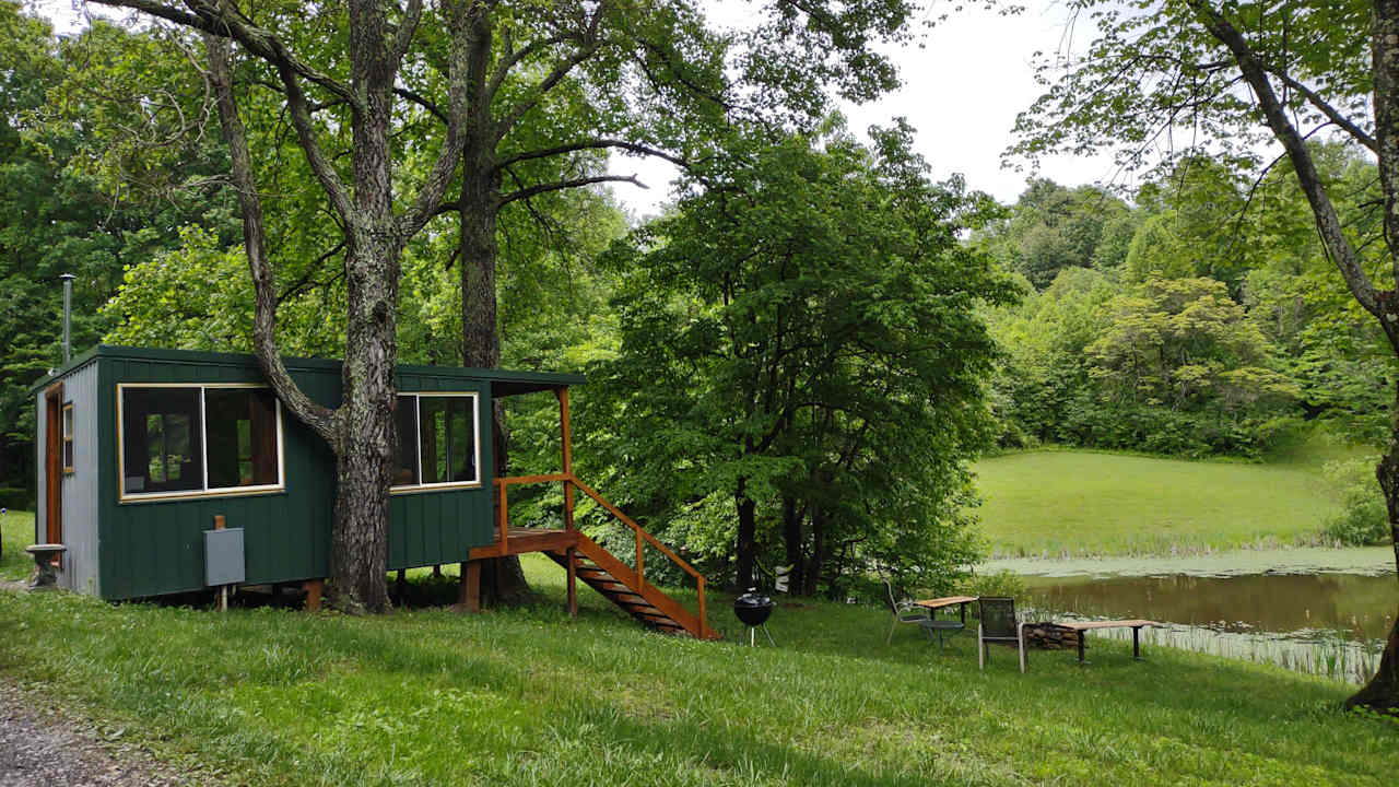 Here lies our Tiny Home we call Pollinator.  PEACEFUL and simple. Stargazing and listening to wildlife certainly makes a Hocking Hills stay memorable.