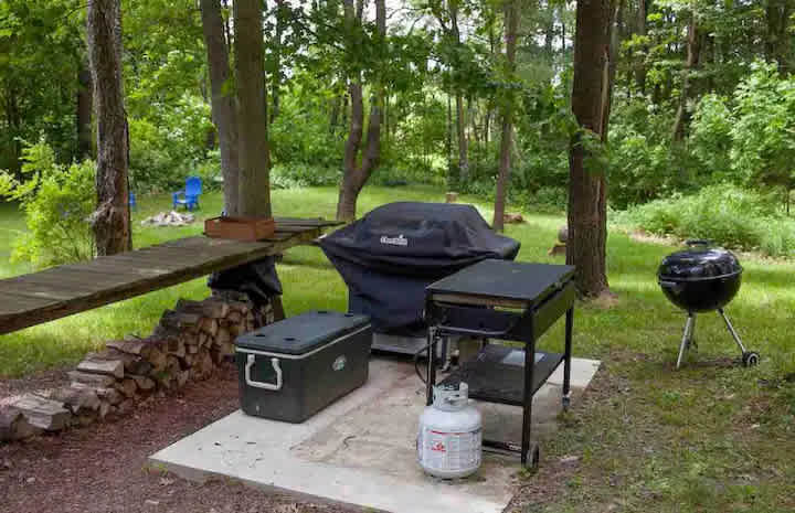 OUTDOOR COOKING AREA