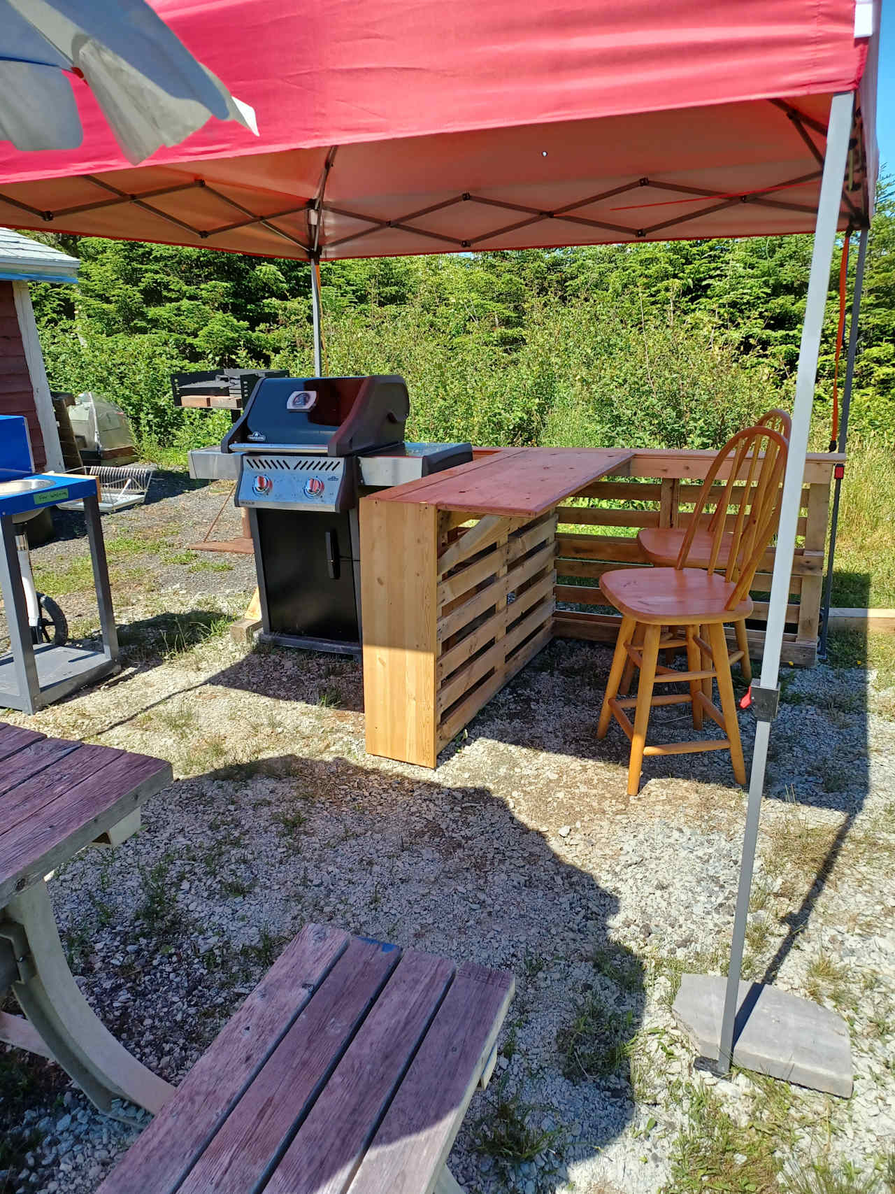 outdoor kitchen