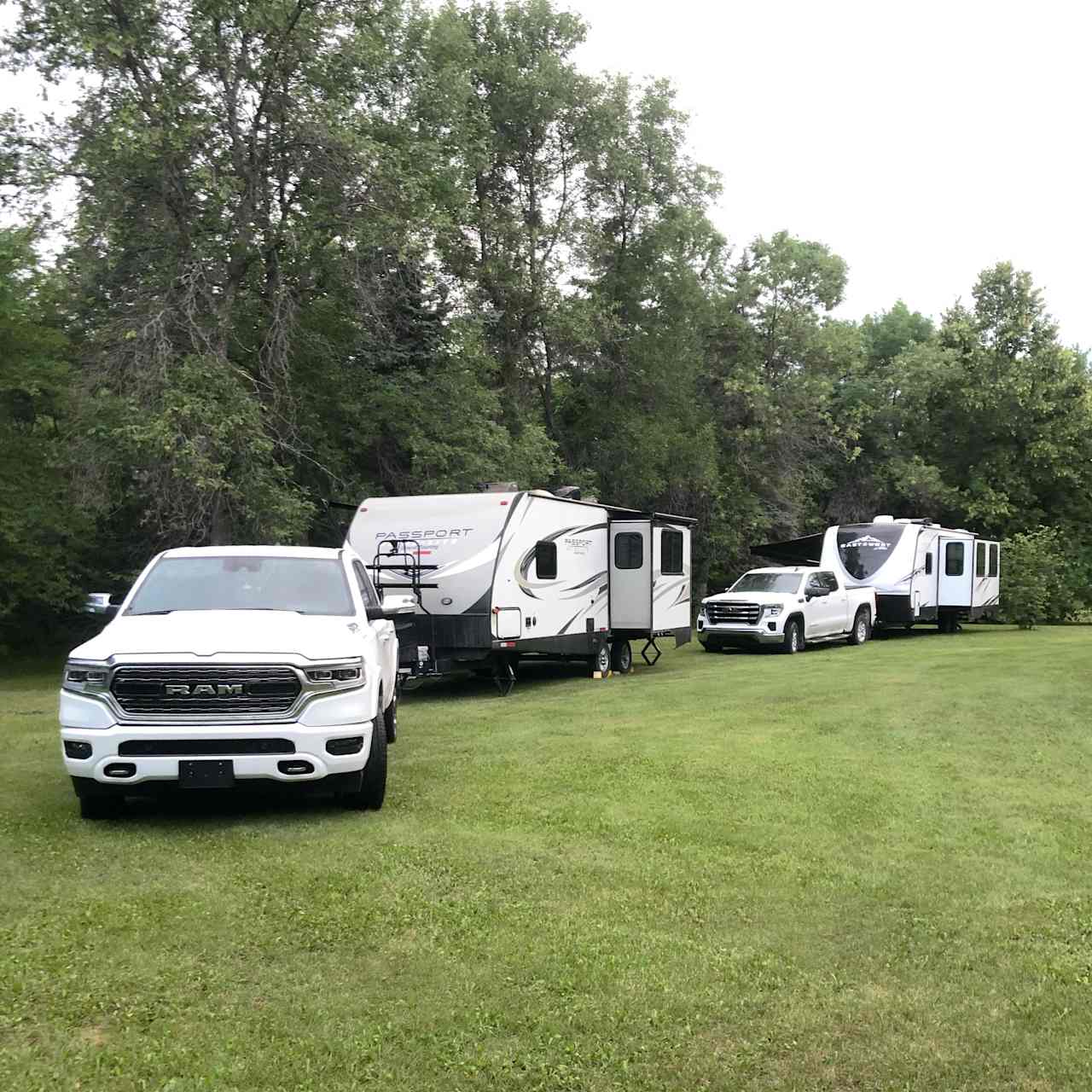 RVs welcome with or without hookups