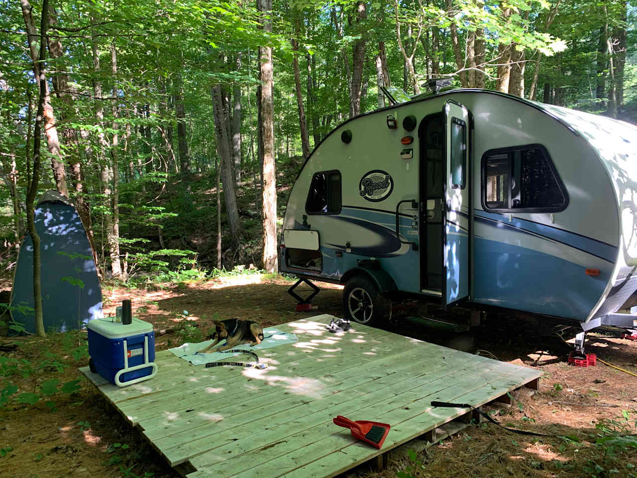 Texas Hill Brook & Dark Star Cabin