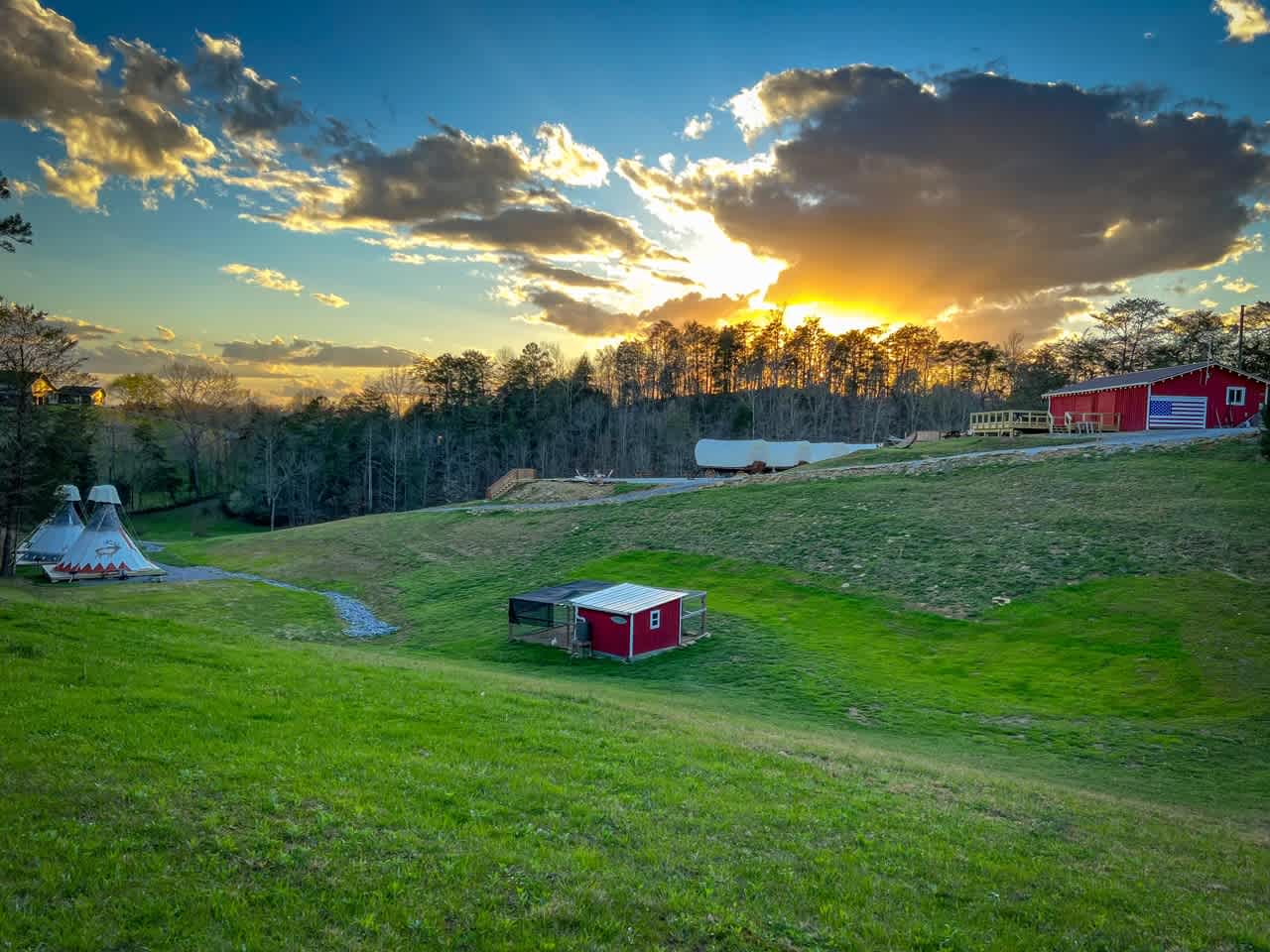 Glamping at Smoky Hollow Resort