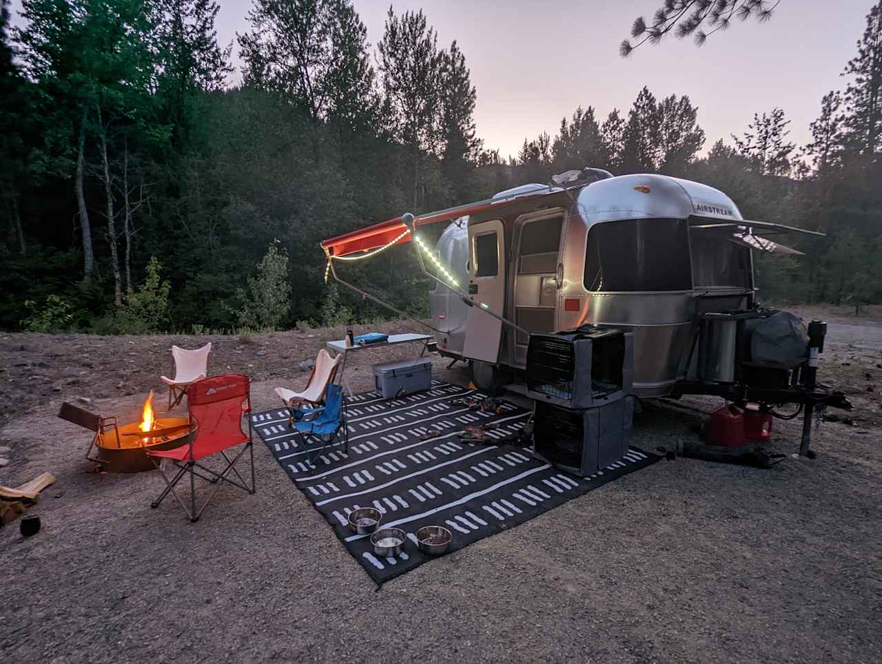 Flussfelsen Campground