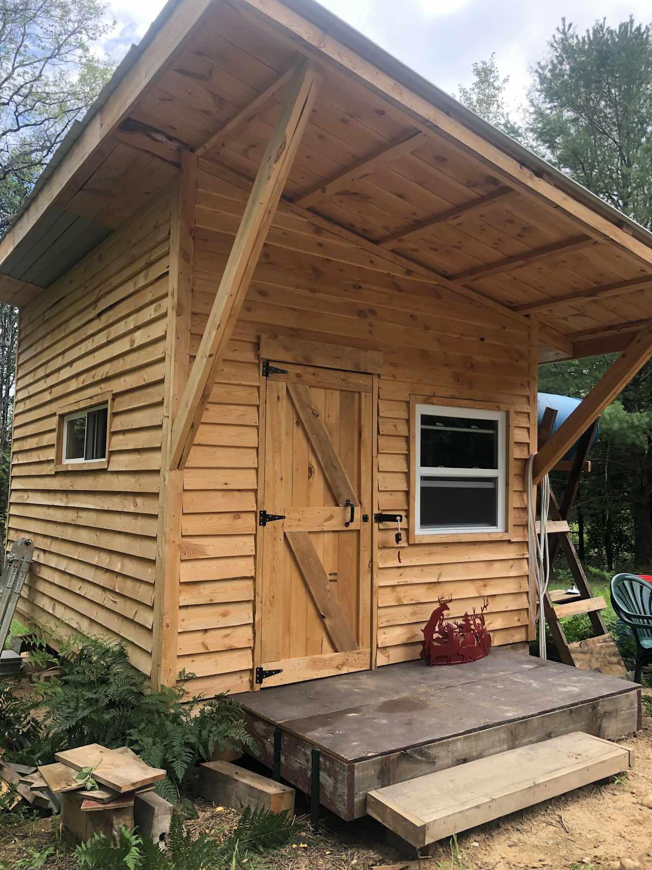 Lovely cabin built by Jeff 