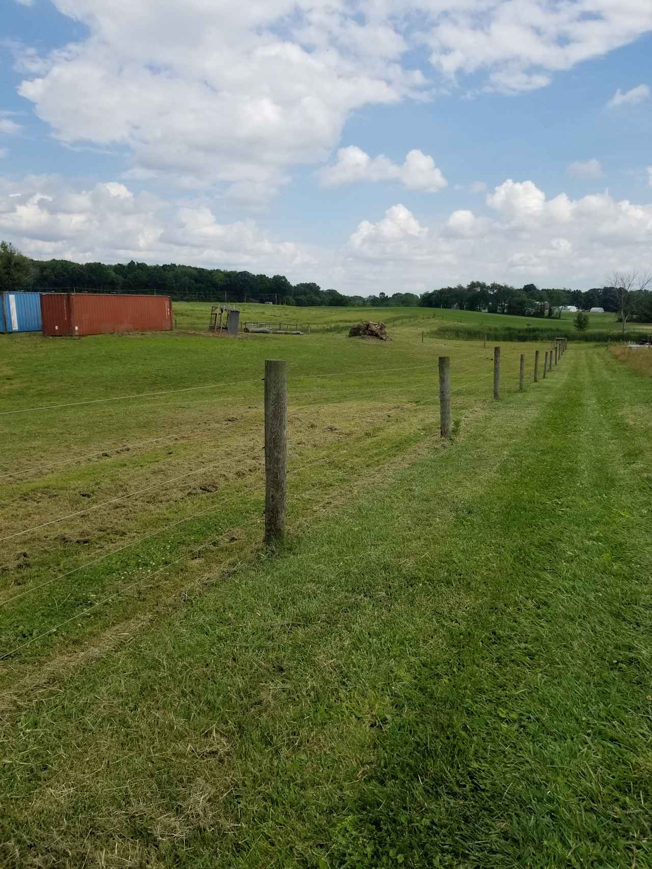 Lane leading down to the camp spots