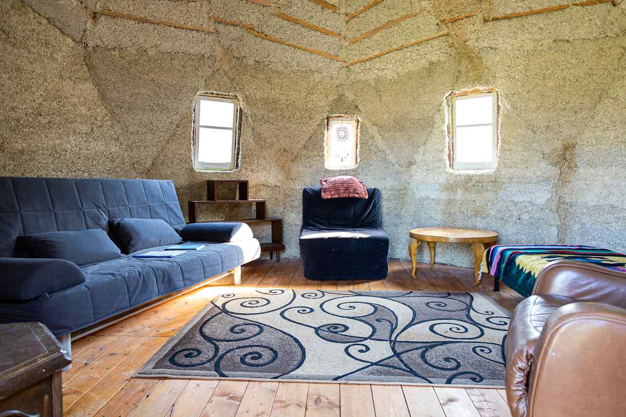 The hempcrete dome is very comfortable 