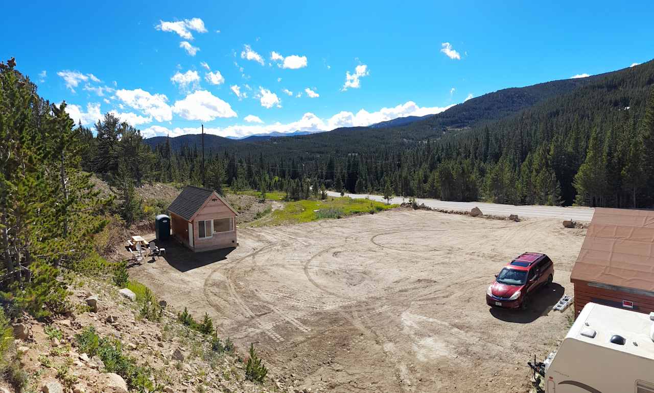 Glacier Getaway Bunkhouse and Lot