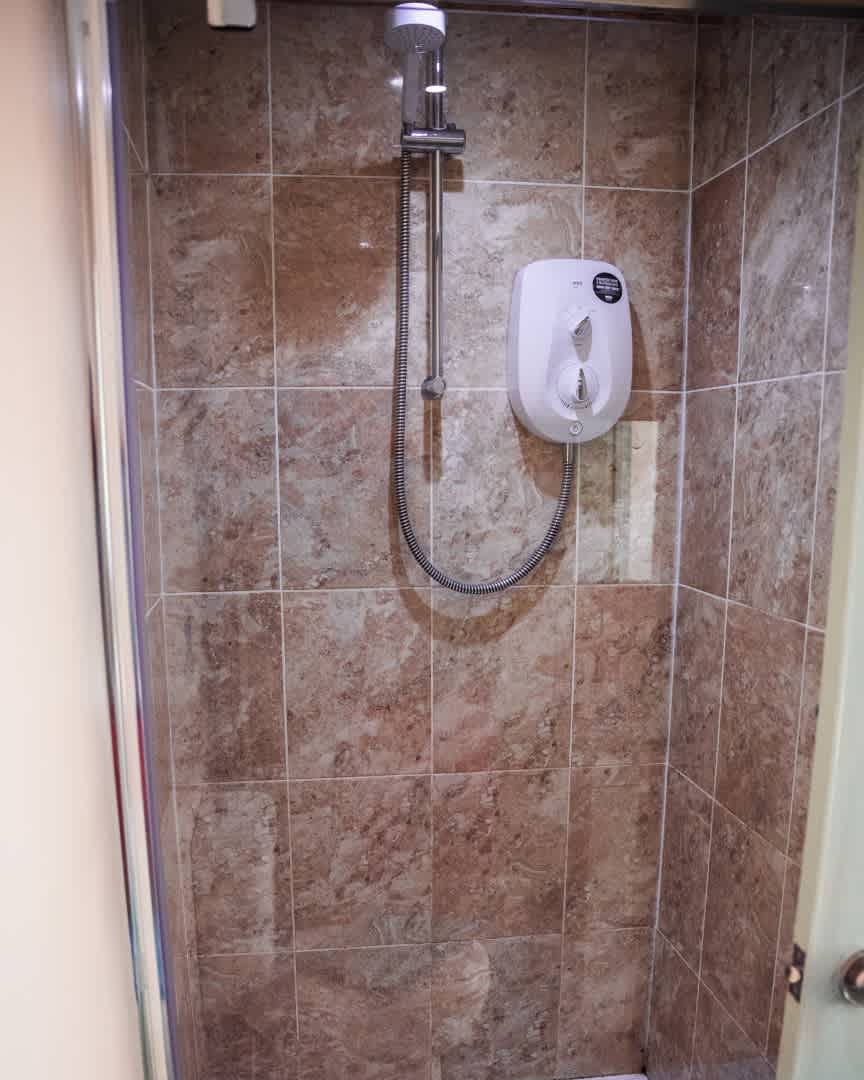 Private shower room