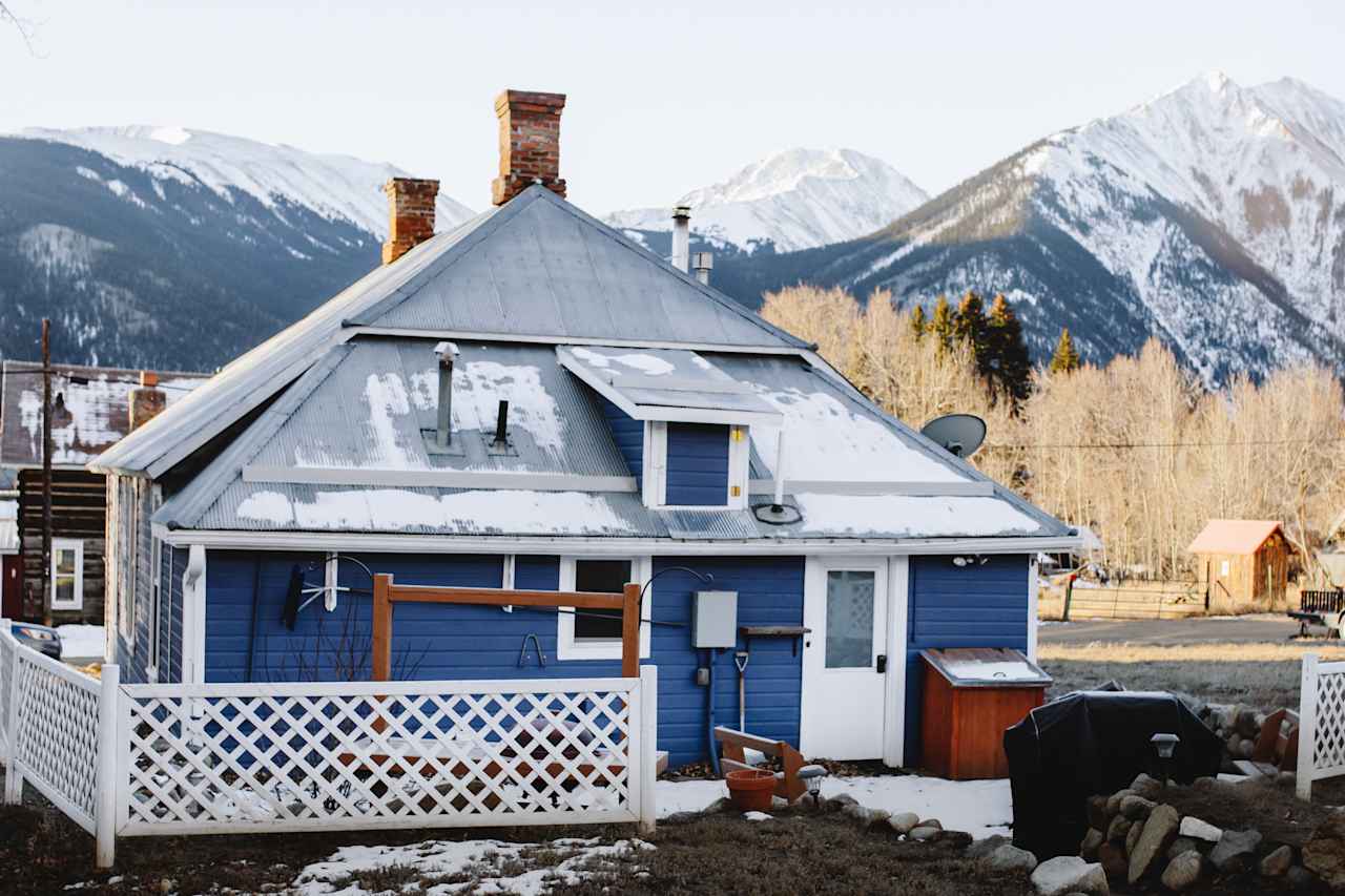 Back of the cabin facing the mountains