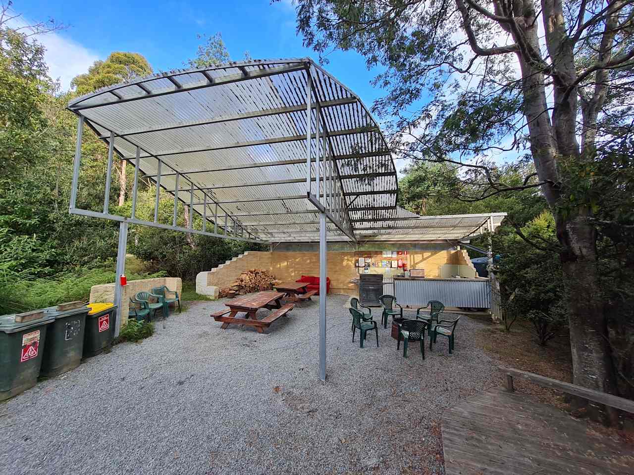 entertaining area/kitchen