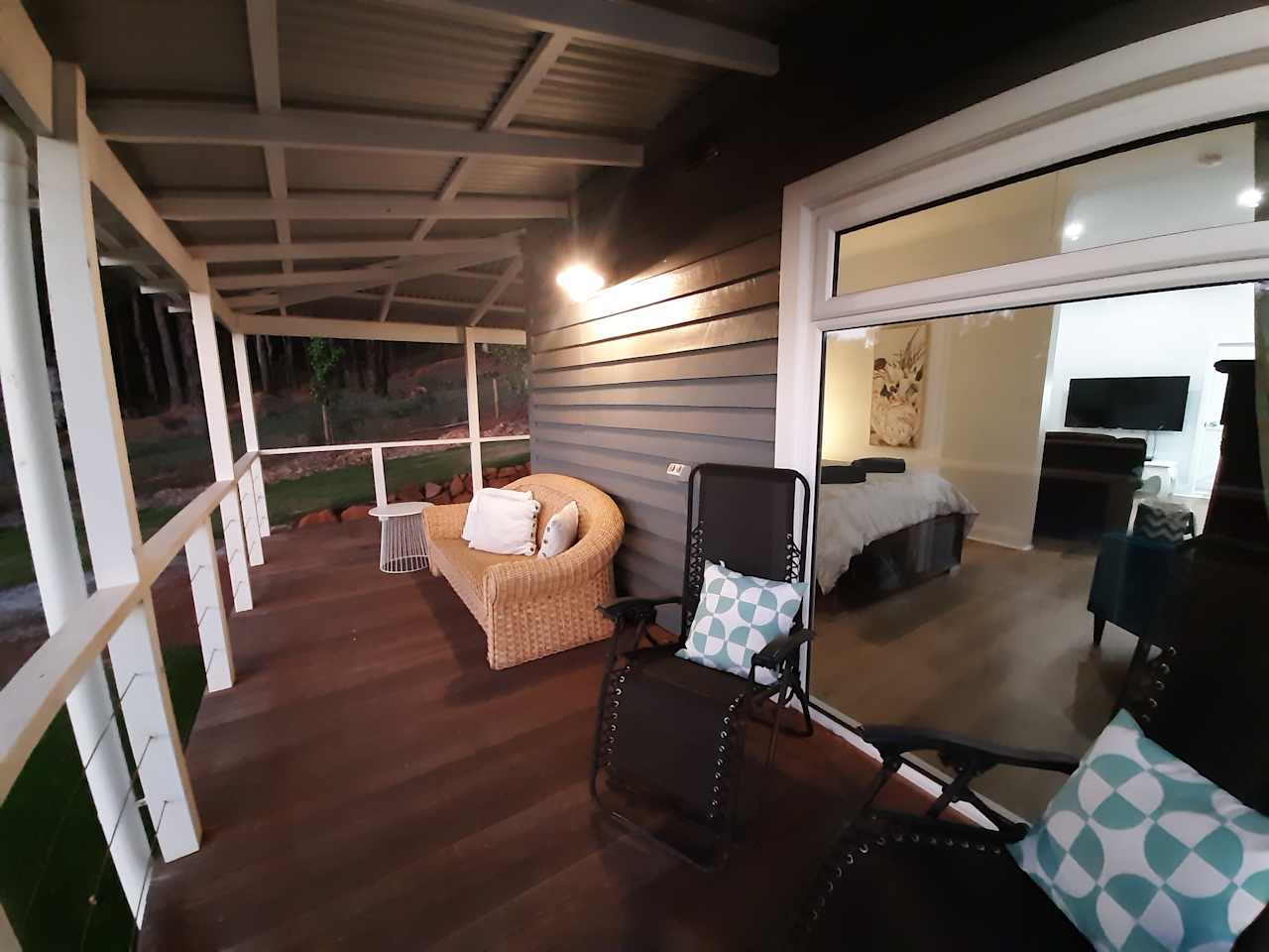 Outdoor deck