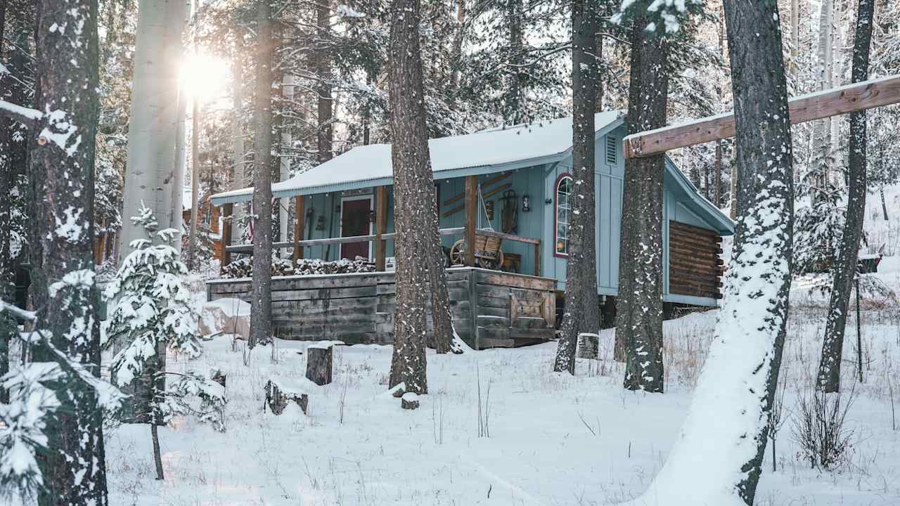 Glamper Cabin in the Aspens & Pines