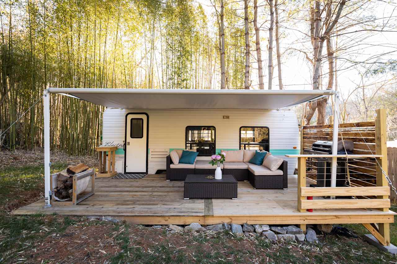 Awesome camper located in a beautiful little bamboo grove.