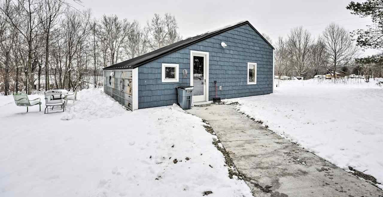 820 sqft 3bdrm/1 bath cottage