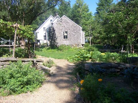 Jam Brook Farmstead Woodworking+Sew