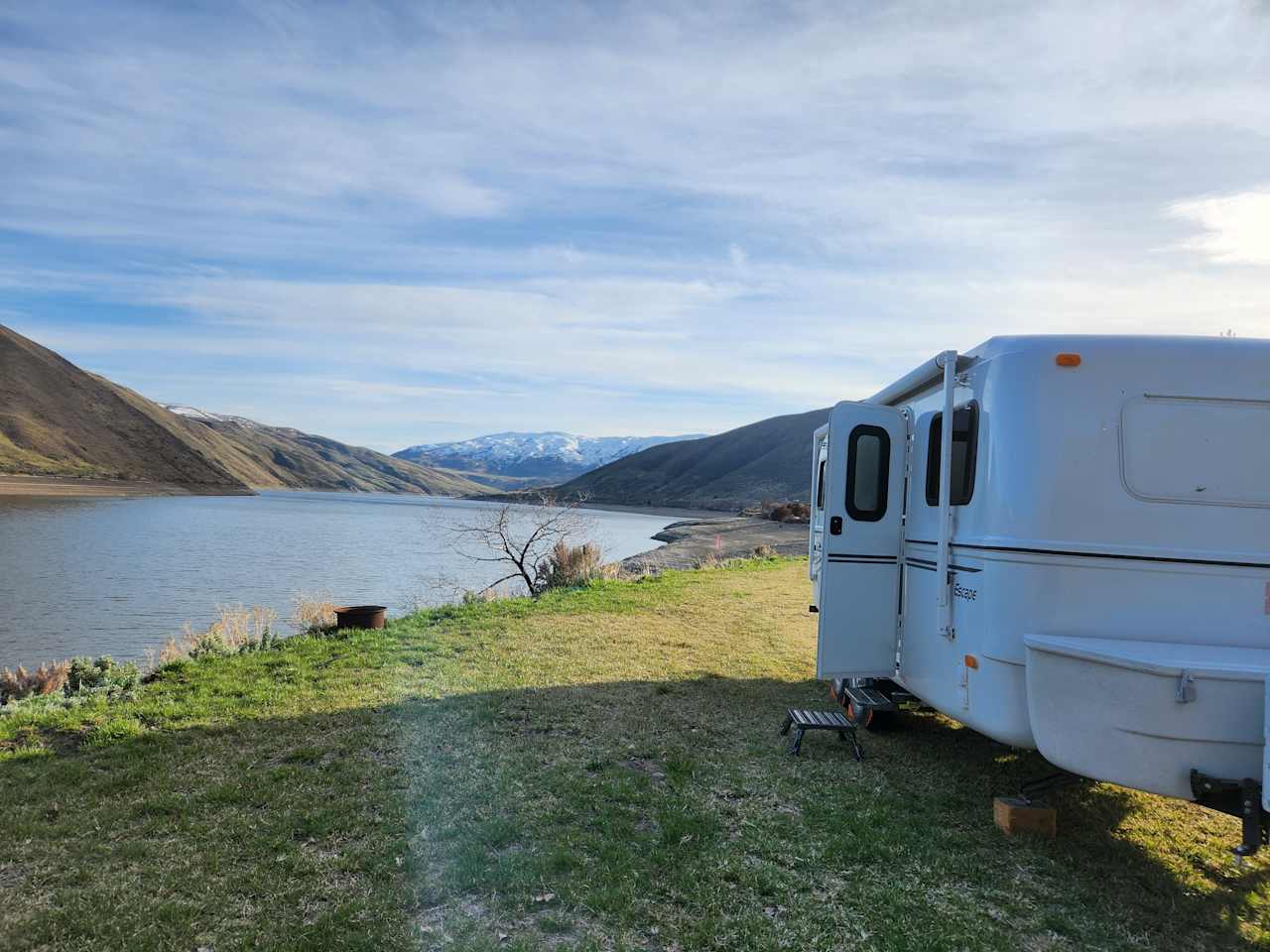 Waterfront RV camping brownlee