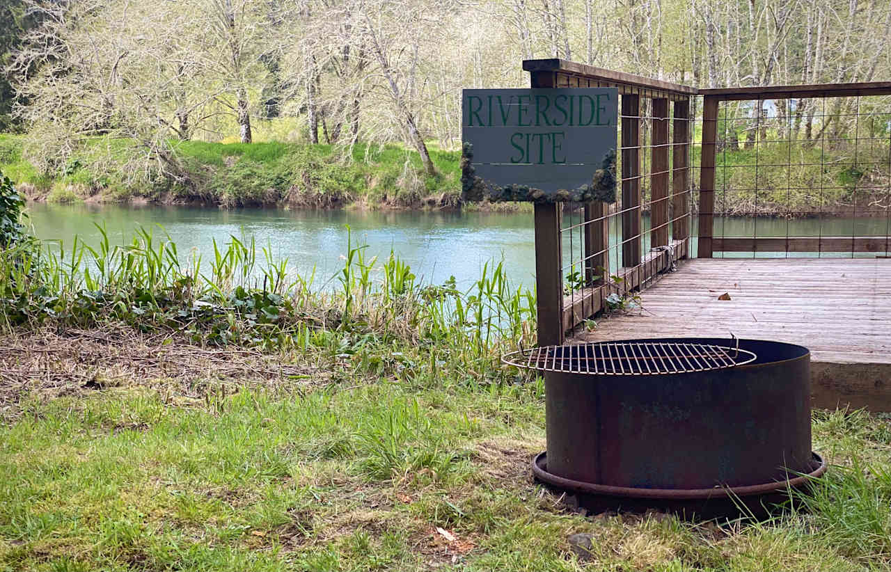 New and improved fire pit in the Riverside site!