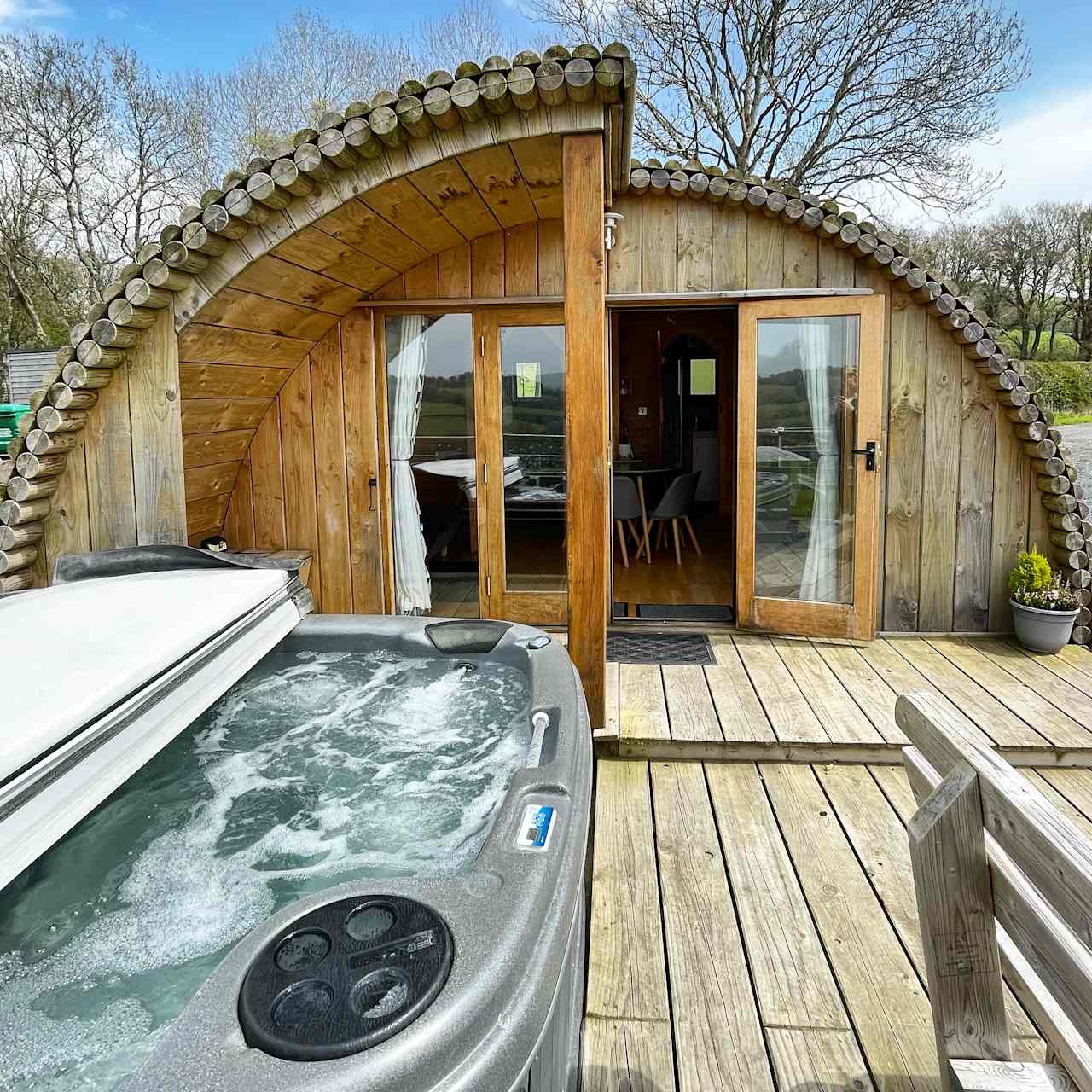 Cwmllwyd Getaways
