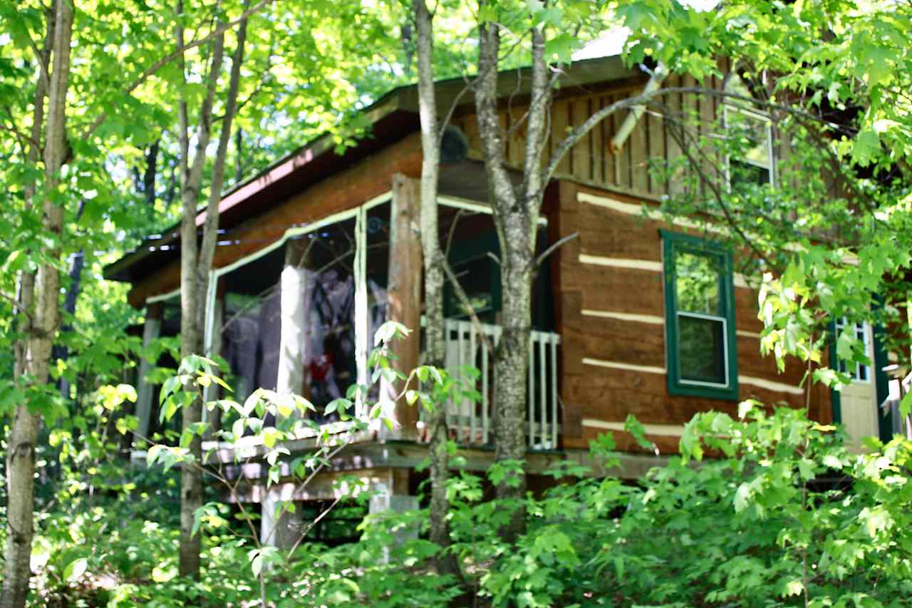 Peaceful Off-Grid Cabin Retreat