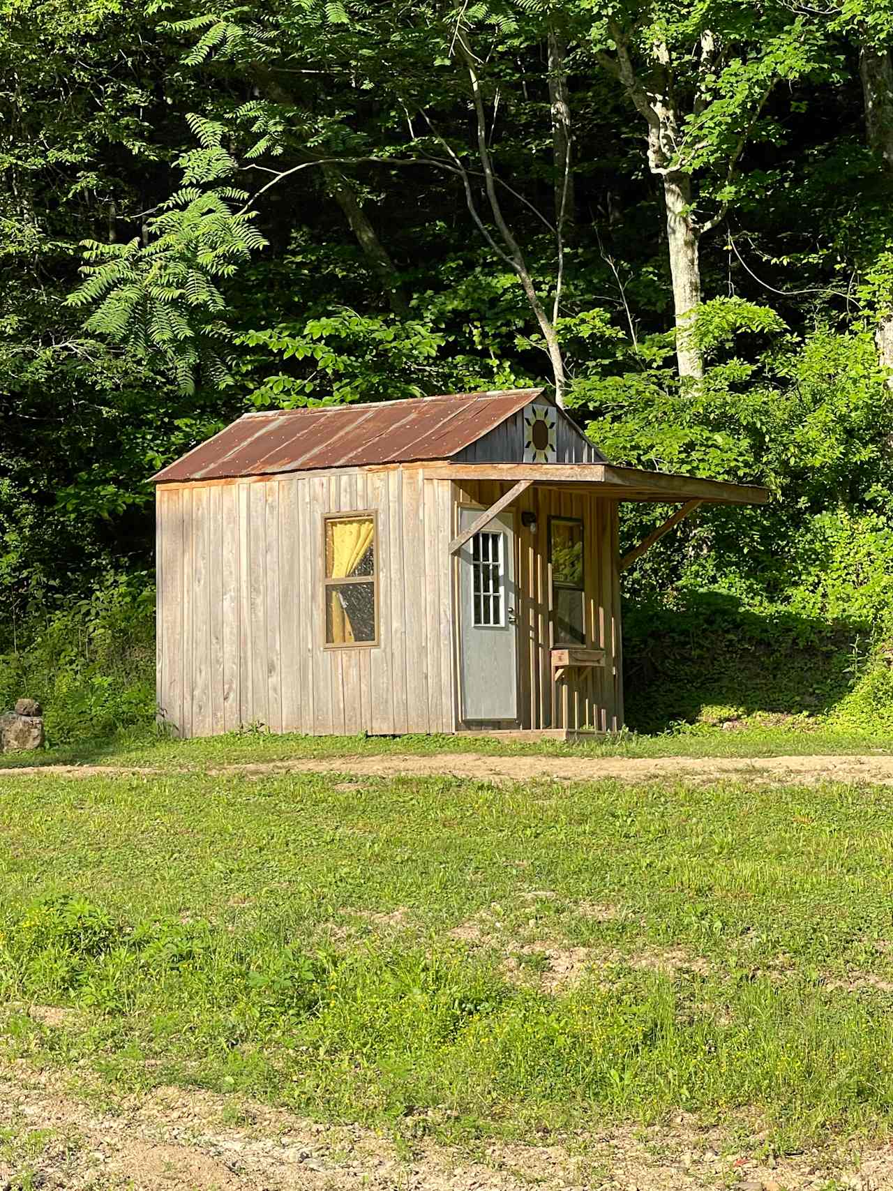 Small cabin near my campsite 