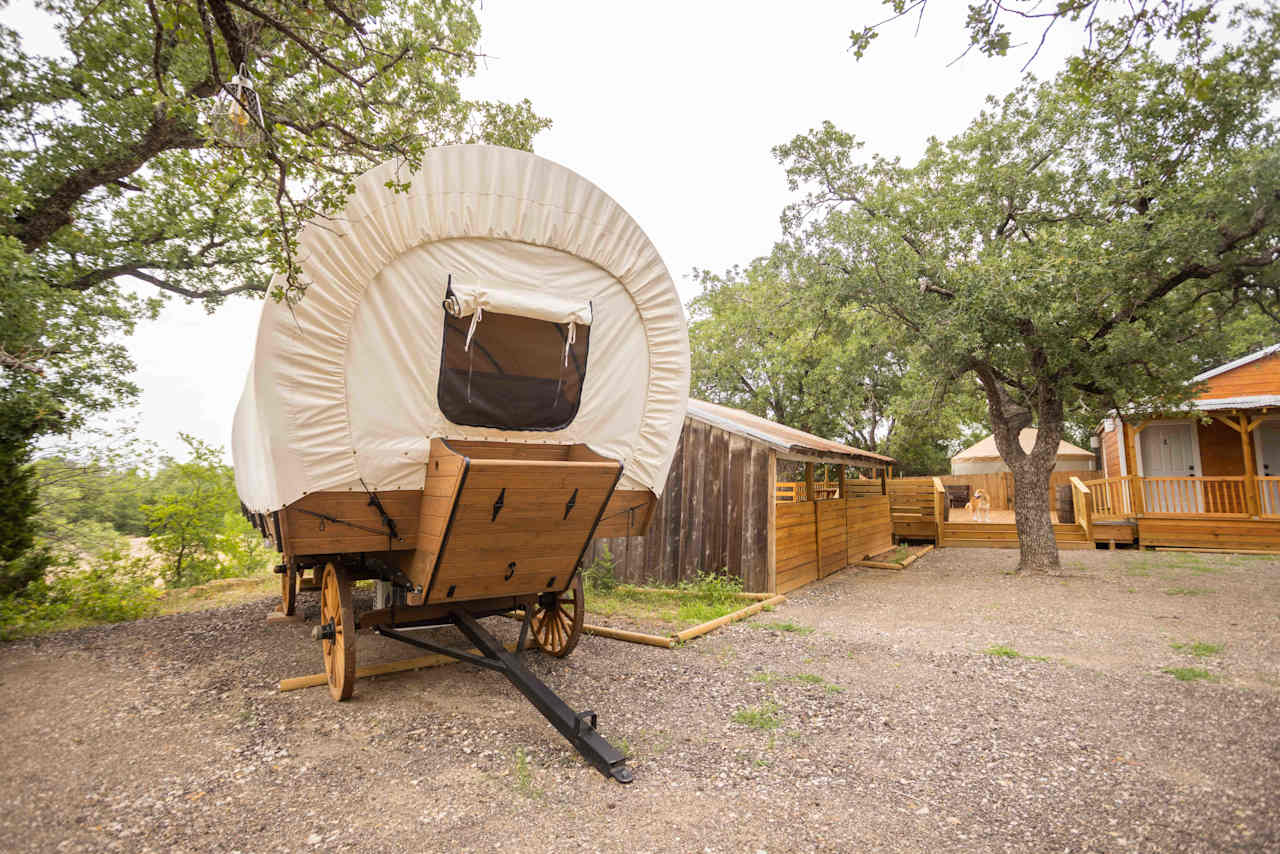 Conestoga wagon back exterior with zipper window and screen