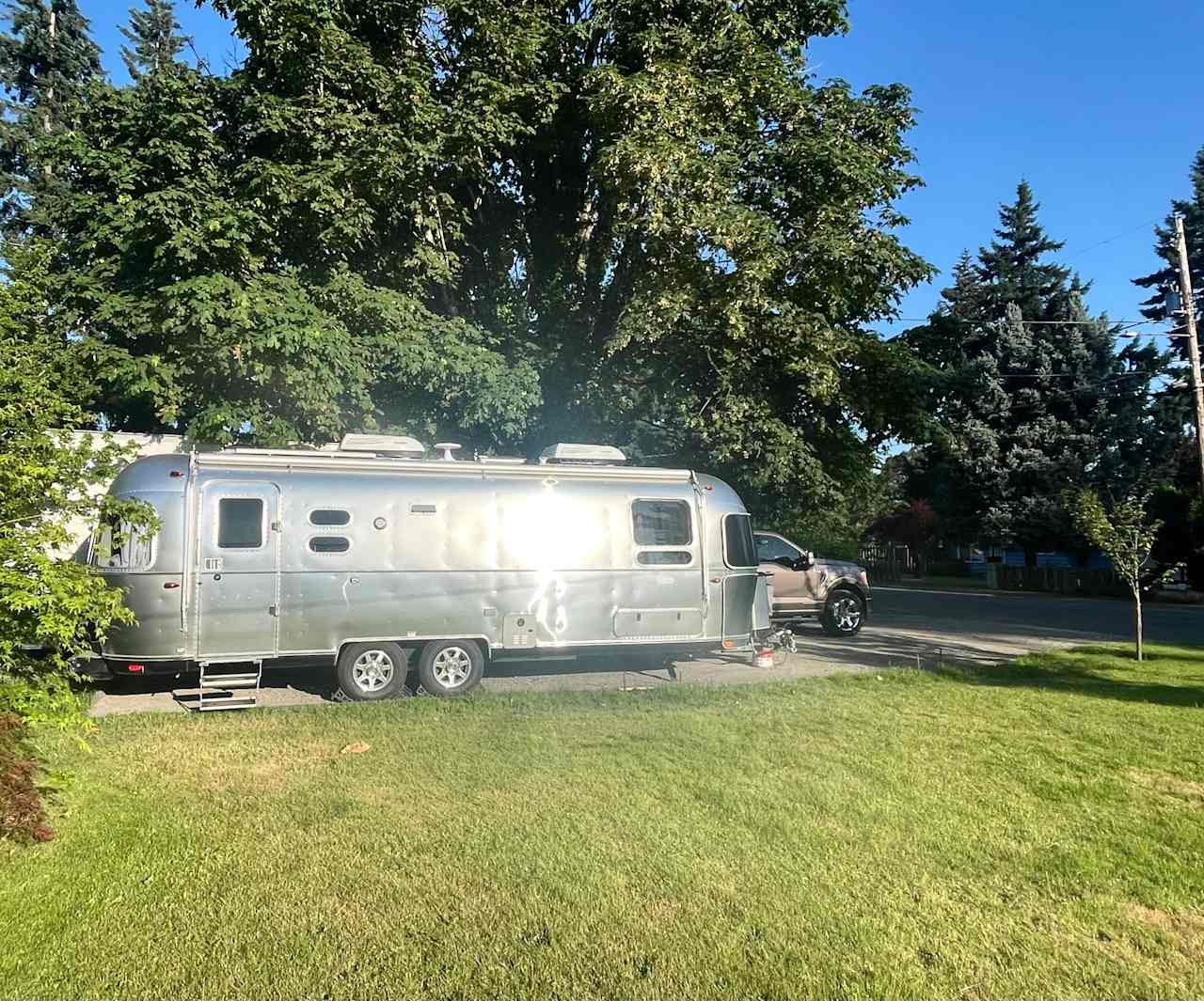 Full Hookup RV lot on Quiet Street