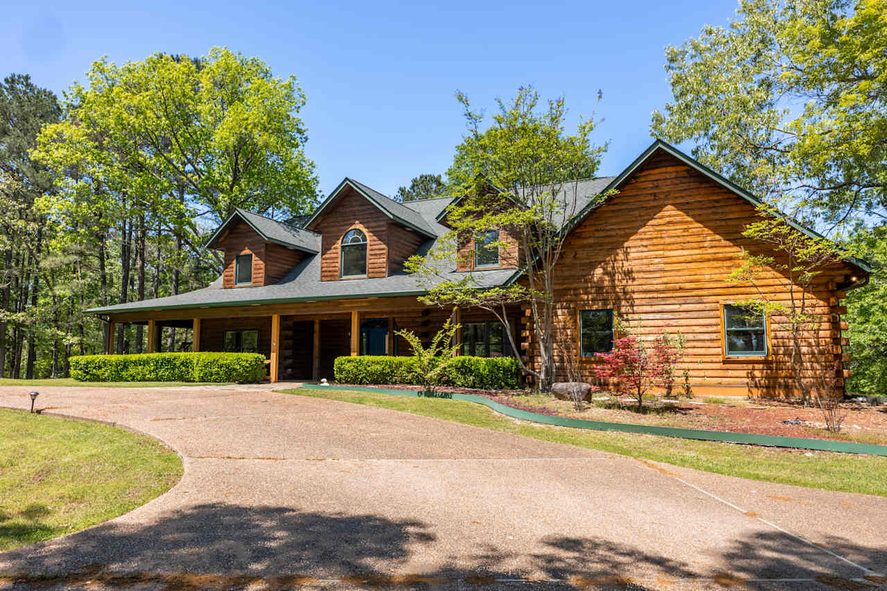 Piney Tails Cabin