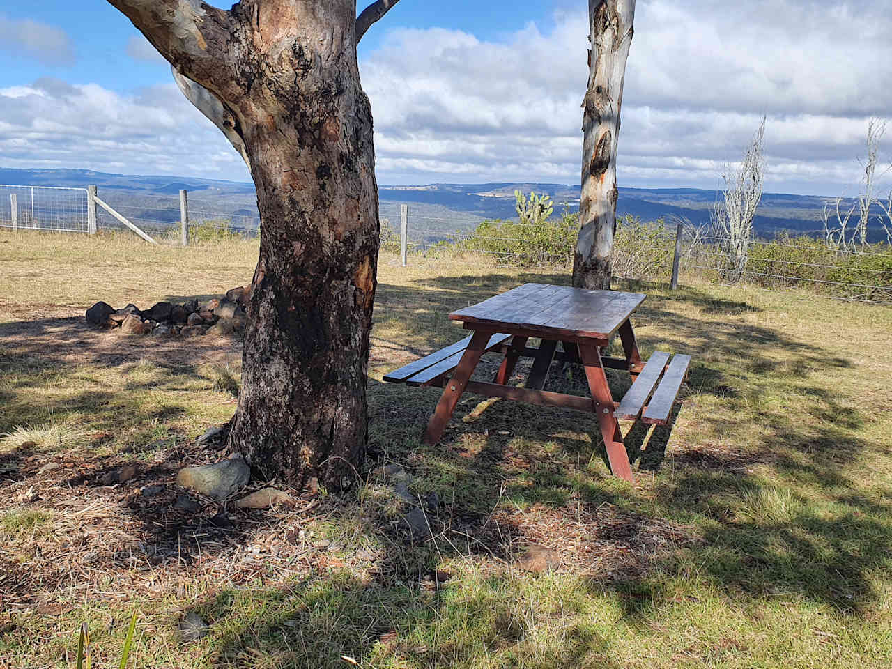 Hilltop Farm, Crows Nest