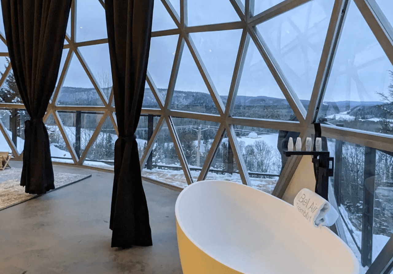 GLASS DOME BEL AIR TREMBLANT