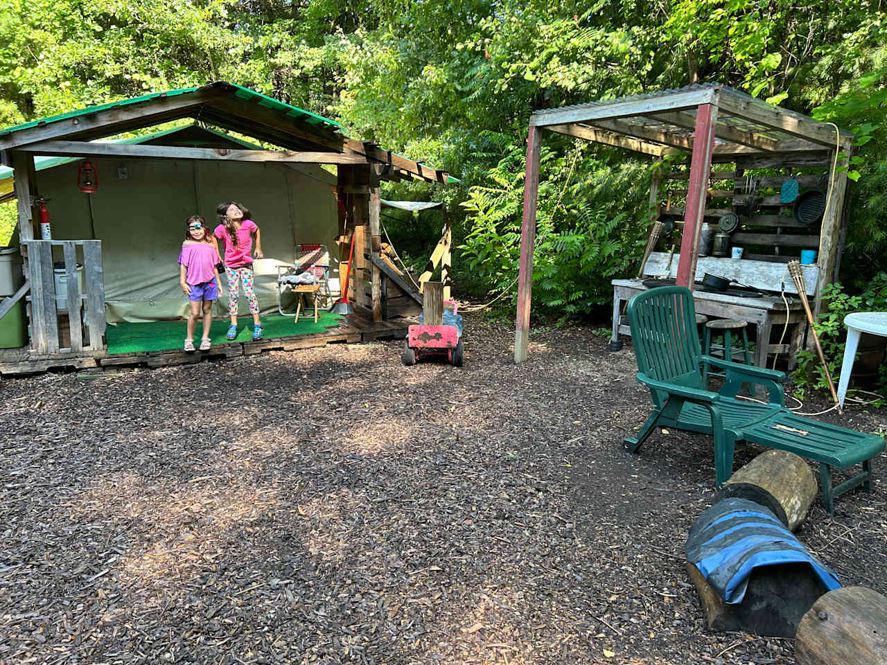 Woodland's Edge Glamping & Hot Tubs