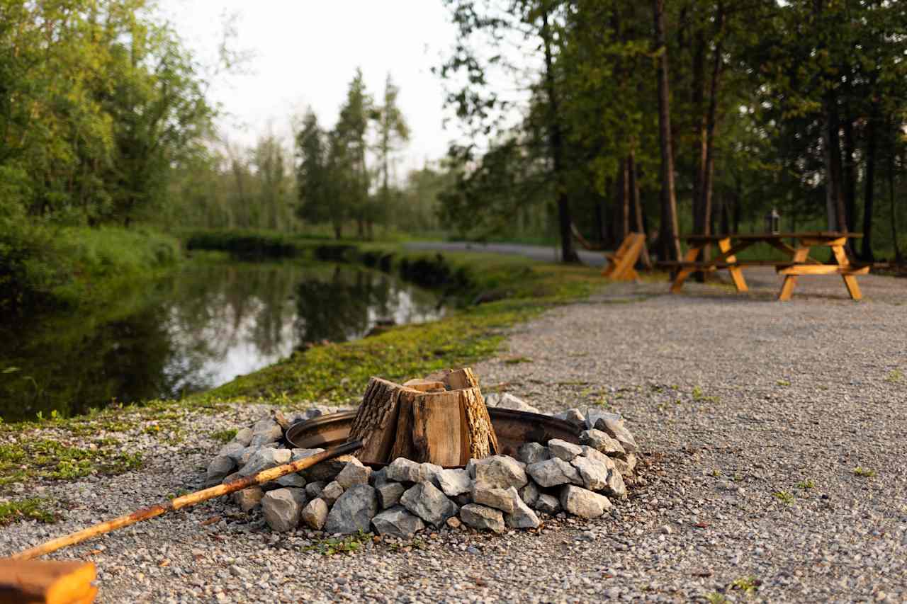 Host provided and set up firewood before my arrival!