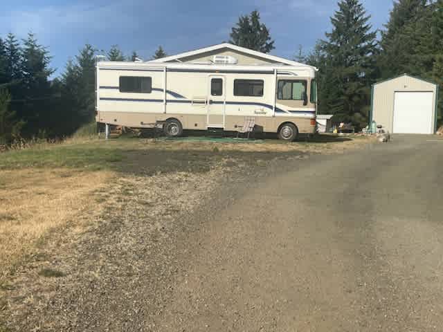 You have lots of driveway room to turn a trailer around.