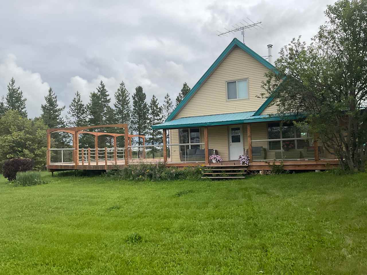 Labyrinth Lake Lodge