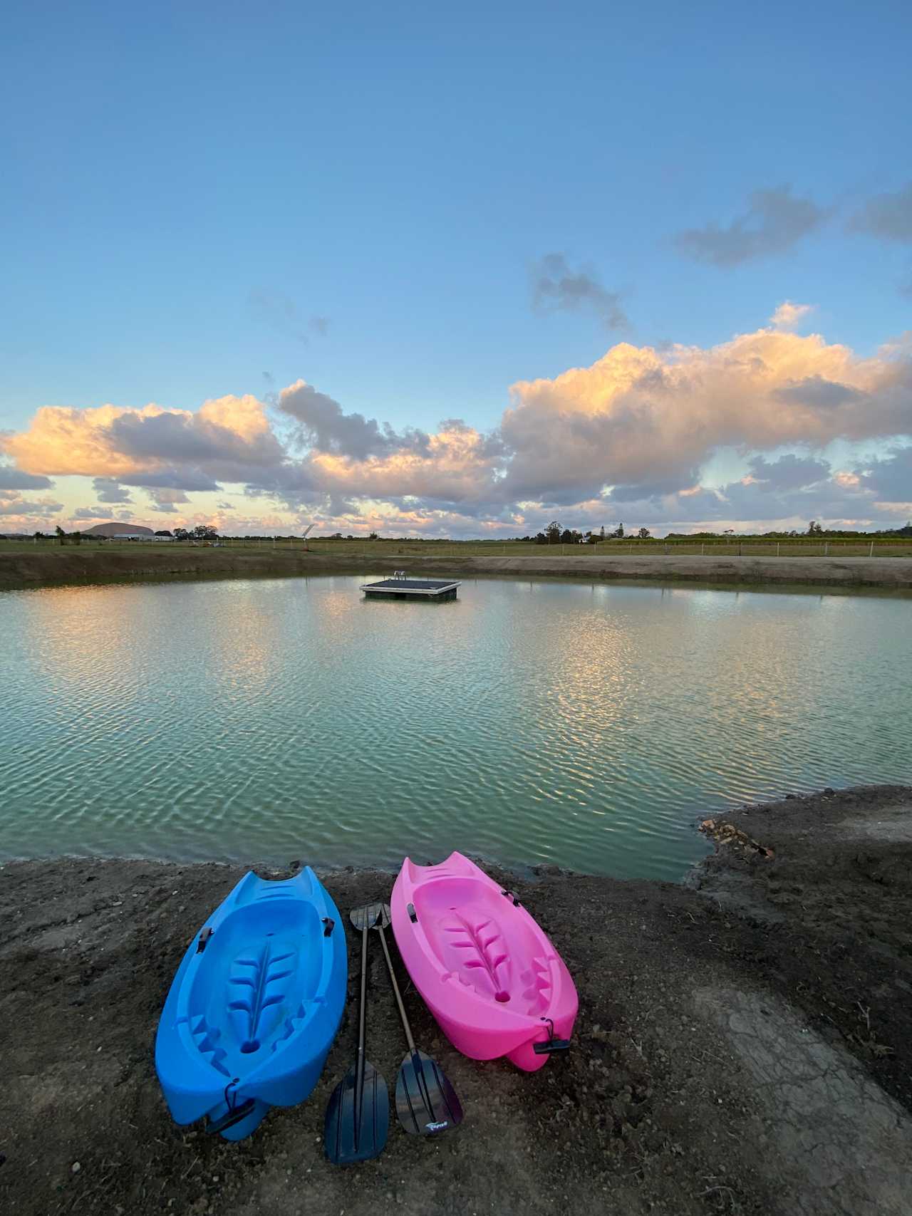 Free kayaks to use in the dam 
