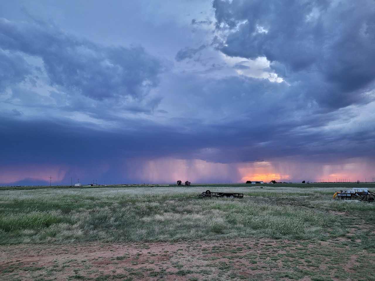 Storms on the horizon+sunset=a beautiful