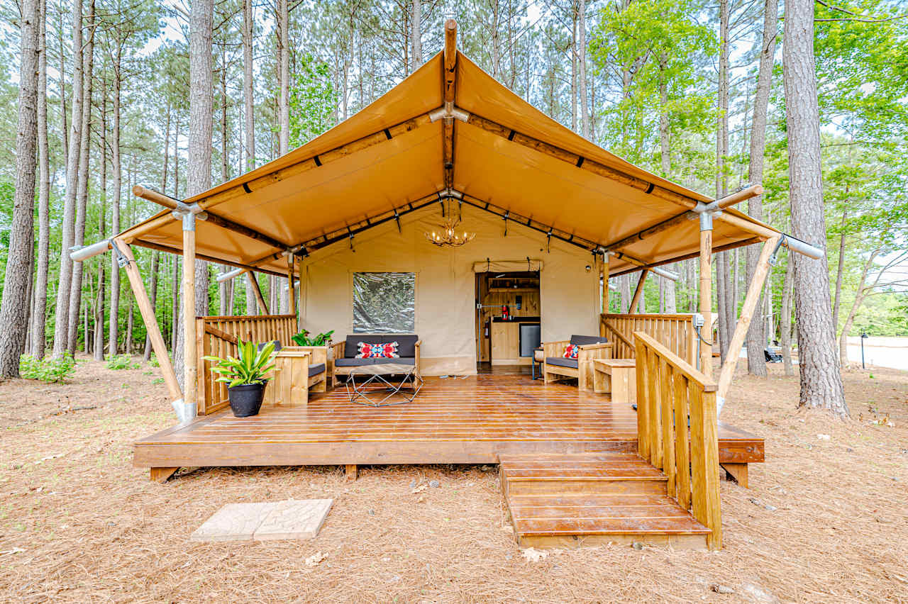 Sugarneck Glamping Resort