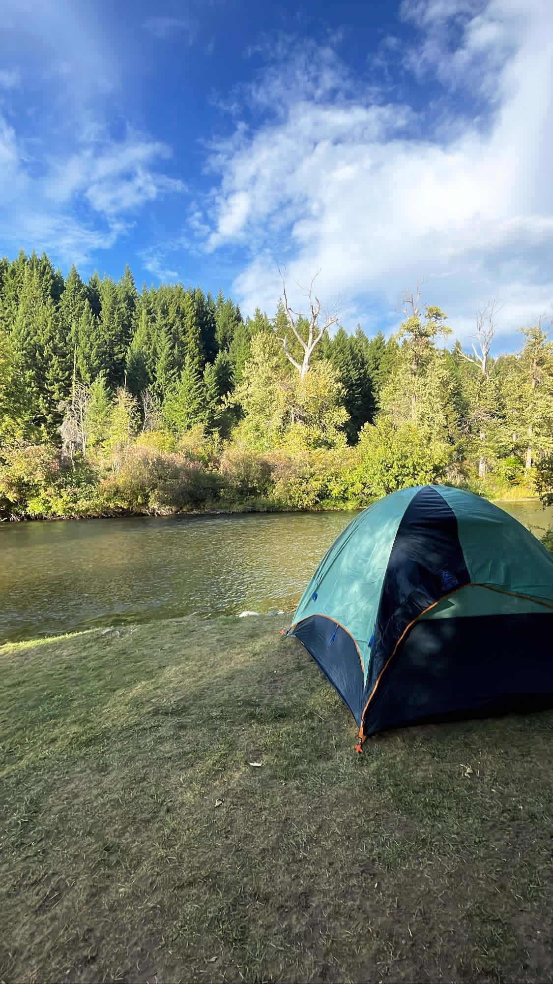 RV Riverside Retreat