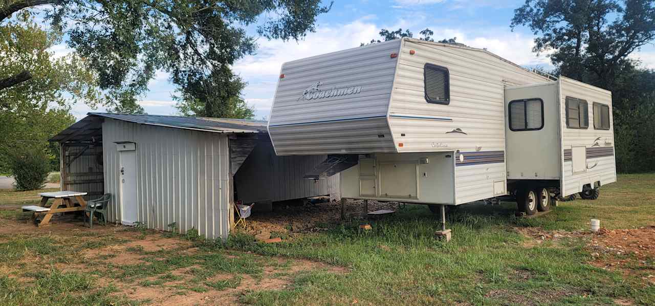 Cedar Creek Trails RV Park