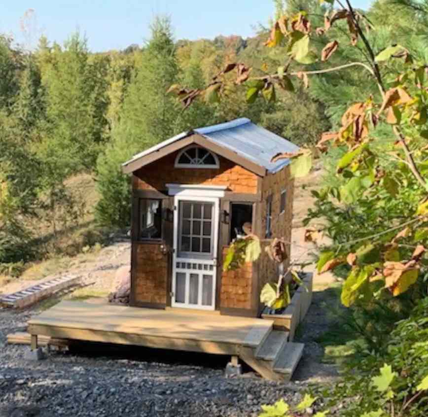 Vermont Rustic Tiny Home—Off Grid