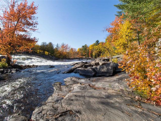 Magnet Ravine Falls getaway