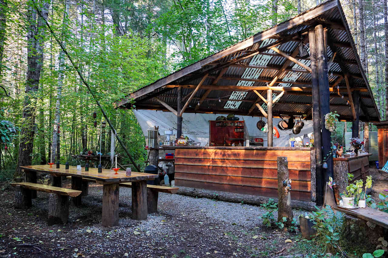 Outdoor kitchen