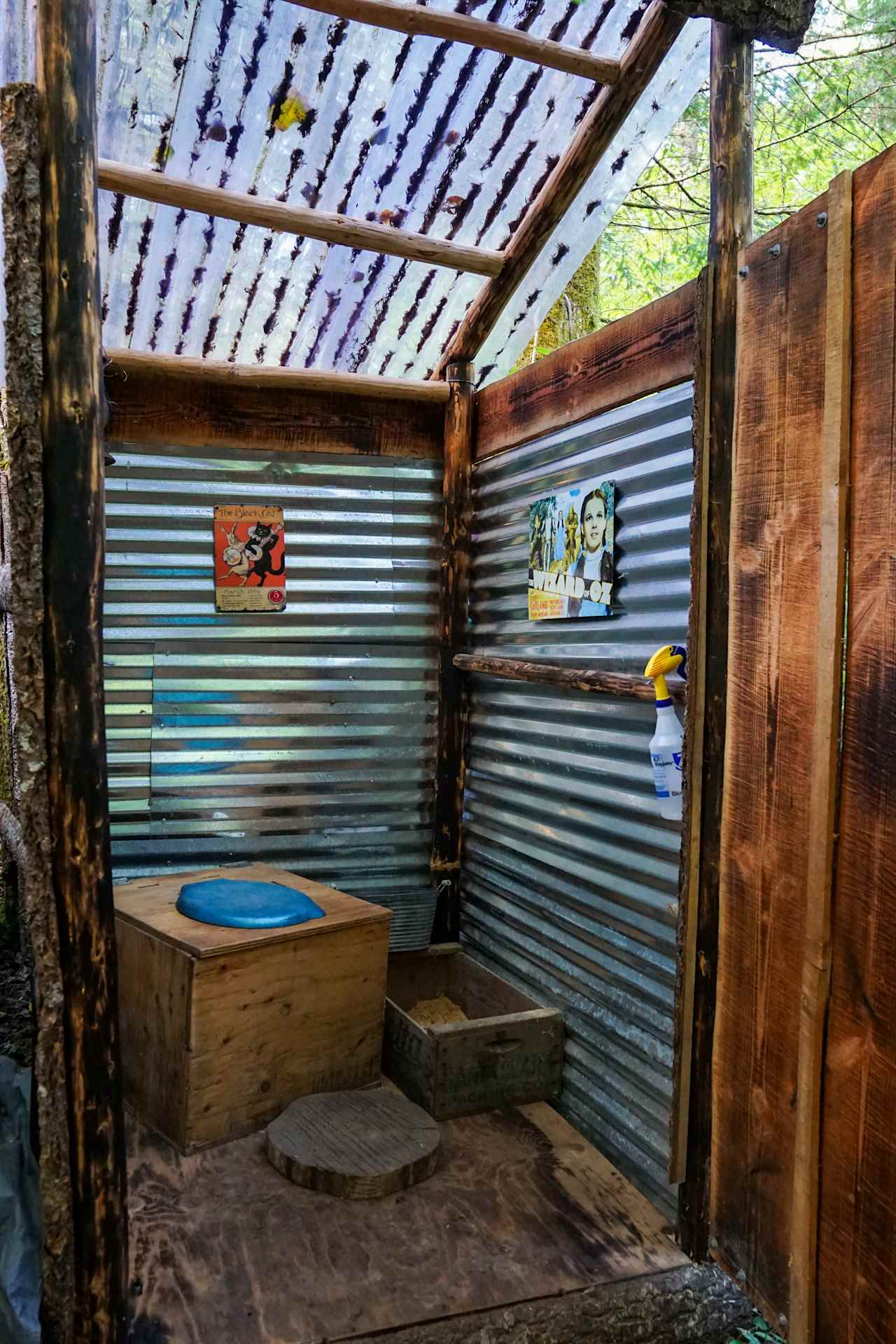 Composting toilet