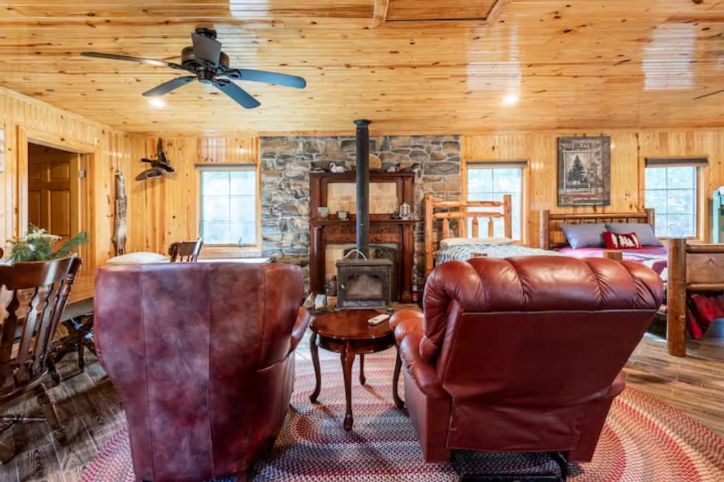 Camp David- 13 acres, Three Cabins