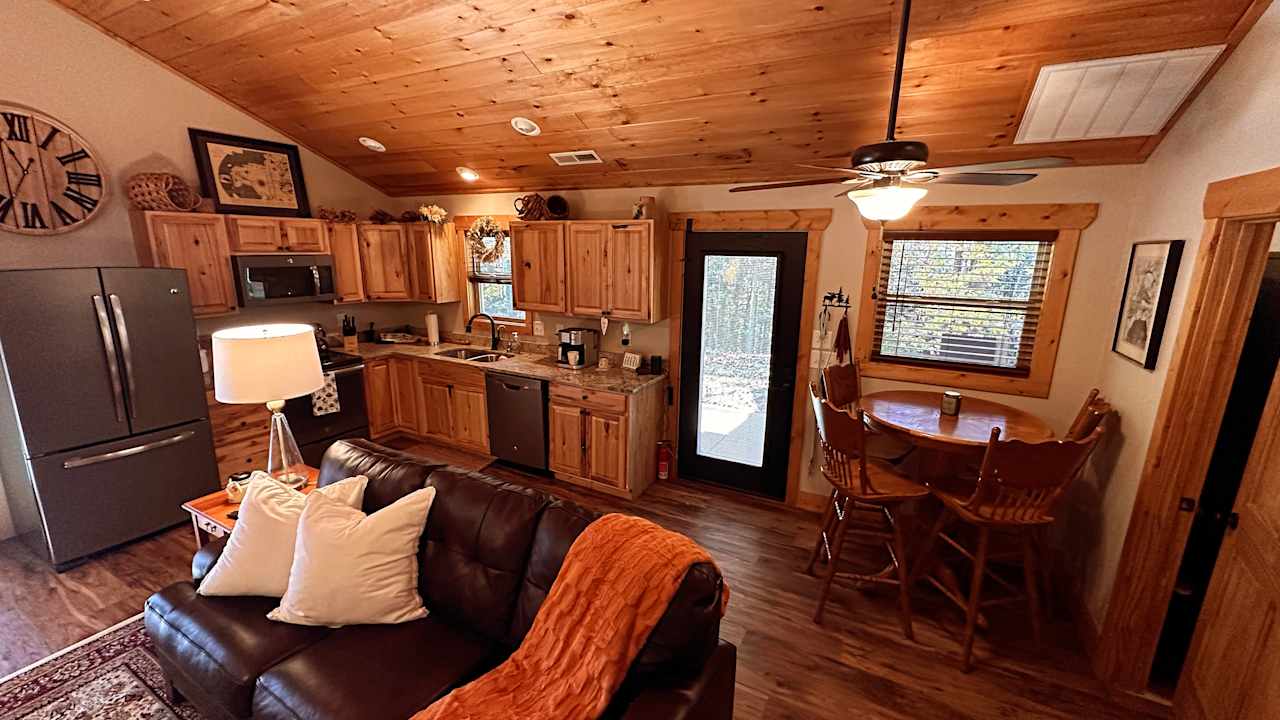 Twinn Peaks Cabin