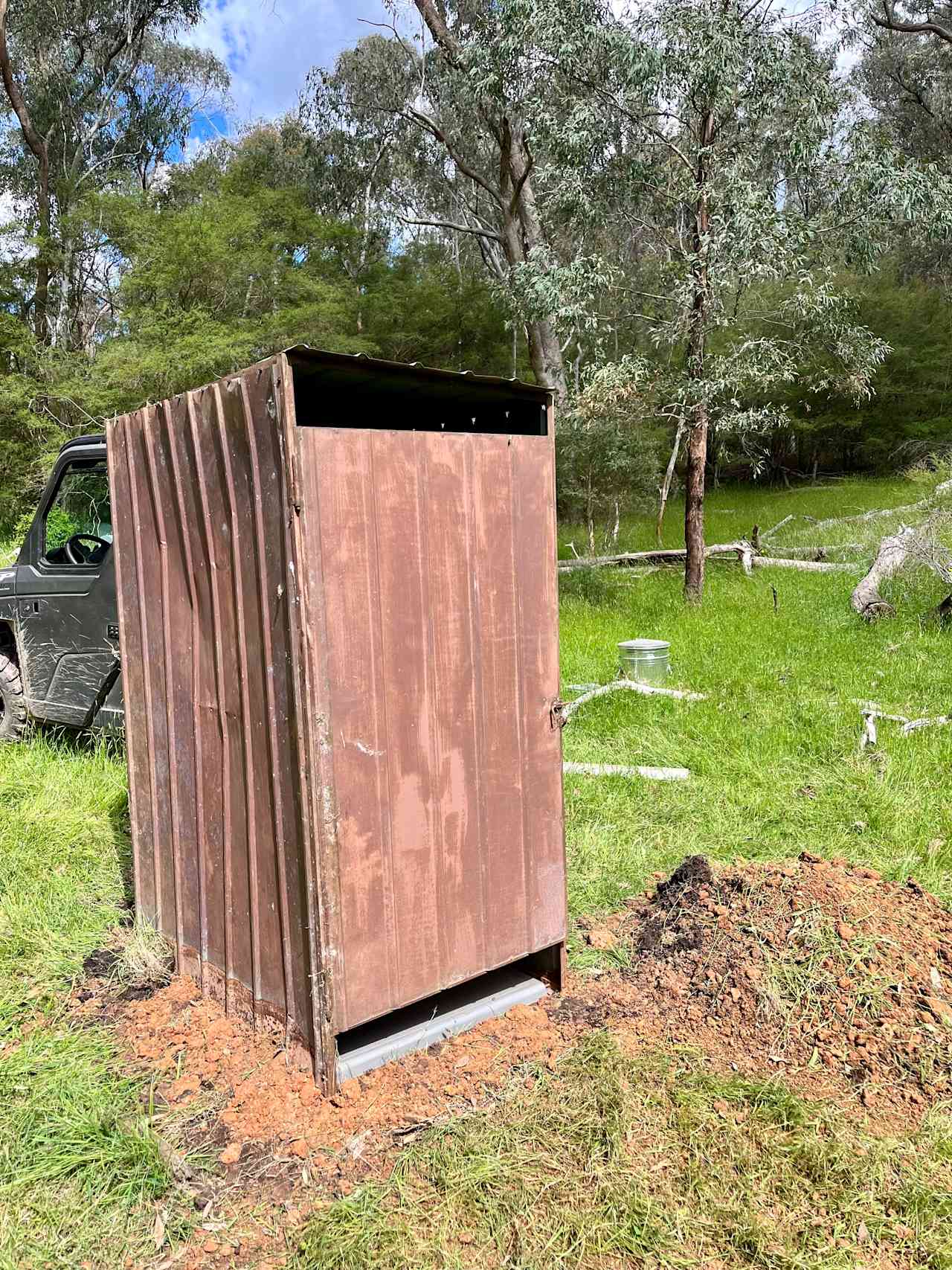 Traditional aussie thunderbox